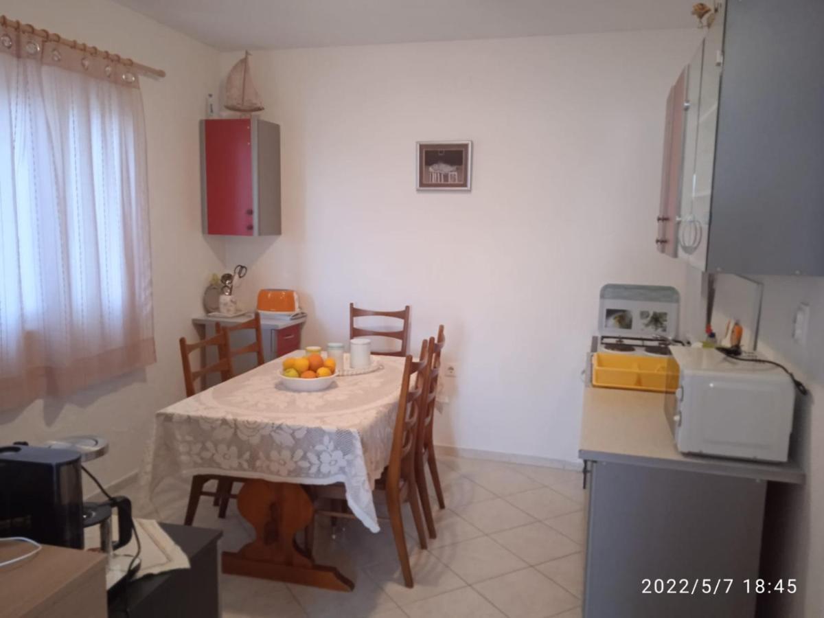 Apartment Ana Stomorska Εξωτερικό φωτογραφία