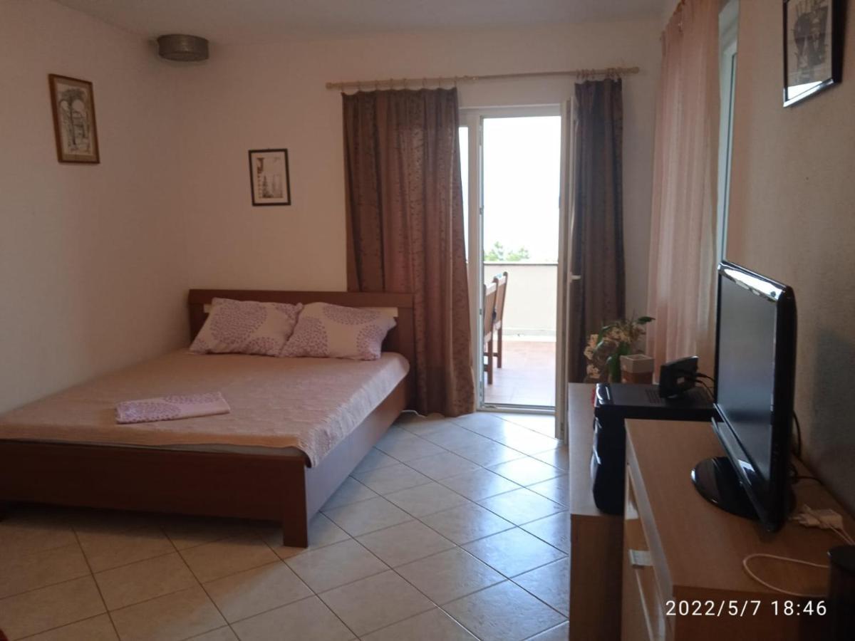 Apartment Ana Stomorska Εξωτερικό φωτογραφία